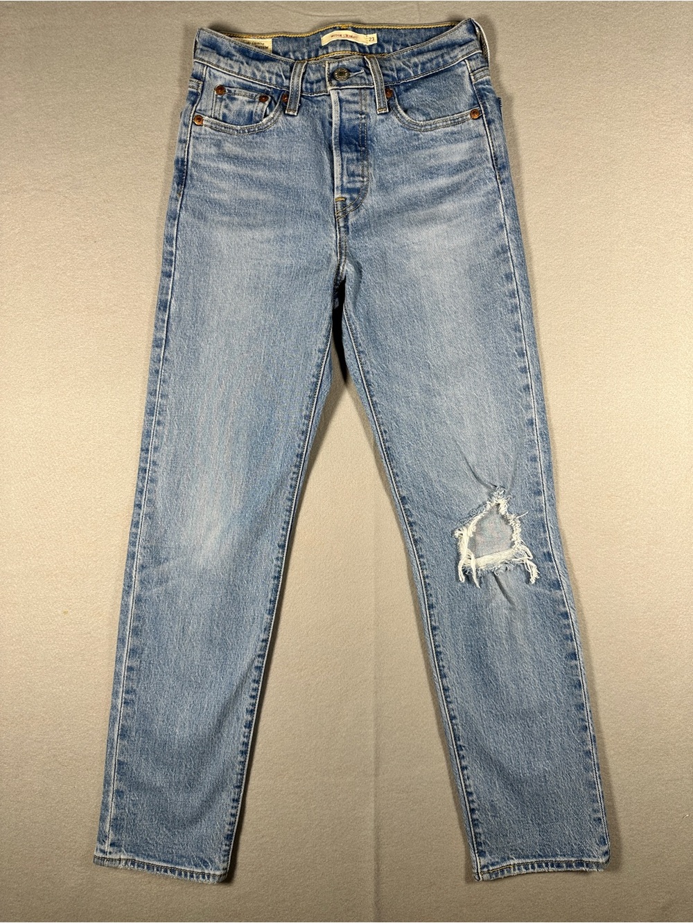 Levi's Premium Wedgie Straight High Rise Distressed Jeans Light Wash NWOT 23